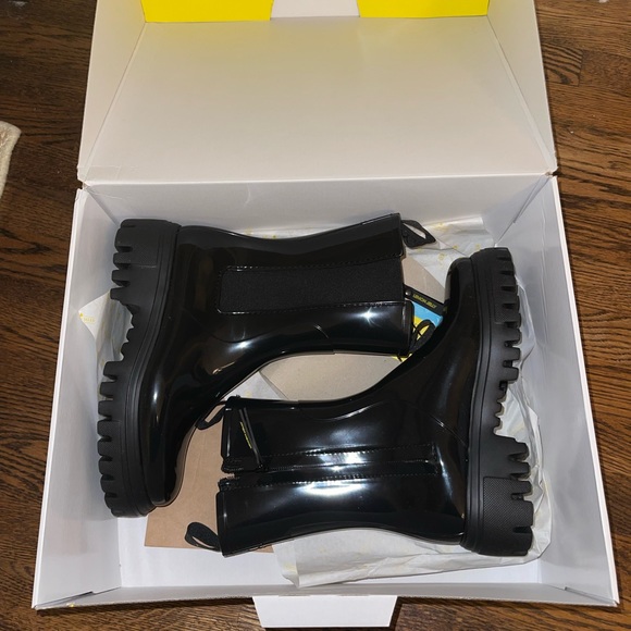 Brand new lemon jelly rain/waterproof boot - Picture 4 of 4